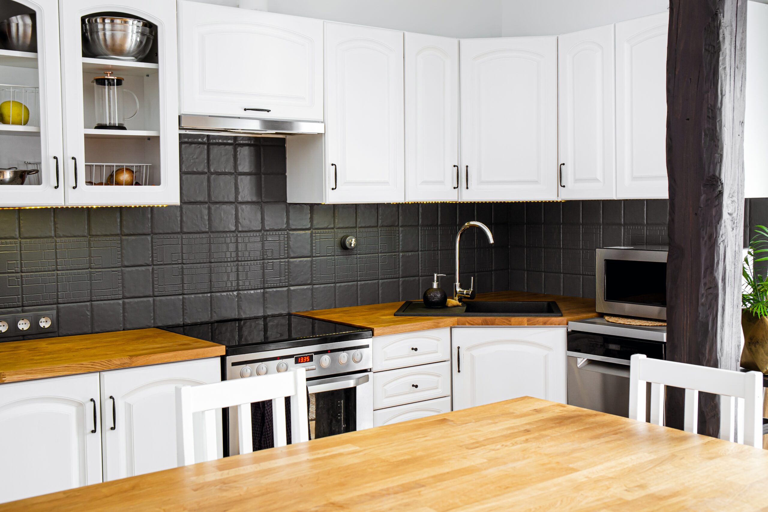 Read more about the article Budget Kitchen Remodel: No Need To Break The Bank!
